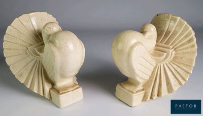 paire de serre-livres Art déco représentant un oiseau et un éventail