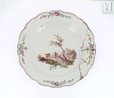 MARSEILLE, XVIII ème siècle Lot de deux assiettes et d’un pl…