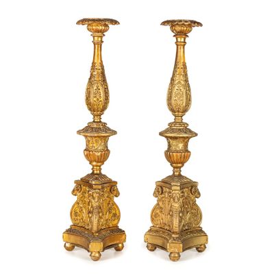 Paire DE Chandeliers EN Bois SculptÉ ET DorÉ, Xviiie SIÈCle