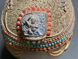 an image of a decorative box that is on a table