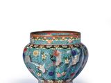 Vase chinois en émail closé, orné d'oiseaux et de fleurs sur fond bleu