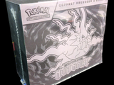 une boîte sur laquelle figure l'image d'une figurine de Pokémon