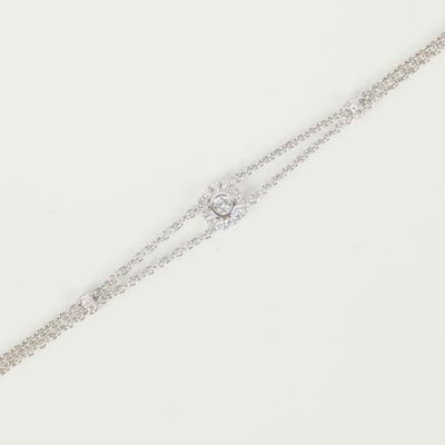 Bracelet en or blanc (750‰) orné d'un motif coussin serti cl…