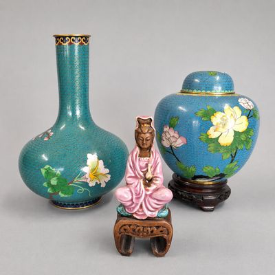 CHINE Pot couvert et vase à pansu en émaux cloisonnés on y j…