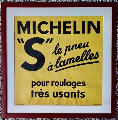 affiche jaune et noire portant l'inscription « Michel S » et la photo du visage d'un homme