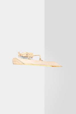 a mousetrace that is attached to a mousetrace