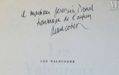 gros plan d'un livre avec une écriture dessus