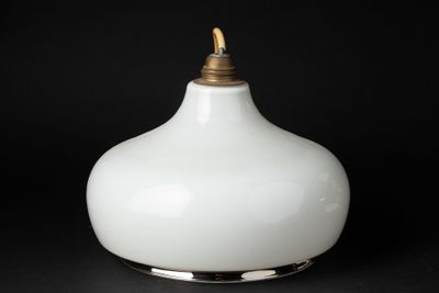 TRAVAIL 1970 Suspension de forme goutte en verre opalin bril…