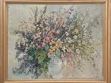 une peinture de fleurs dans un vase sur une table