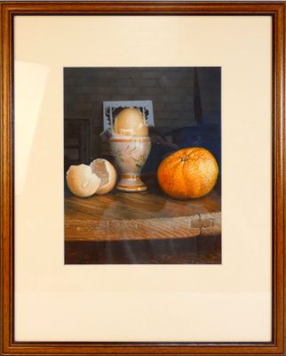 peinture représentant une nature morte avec une orange, de l'ail et un œuf sur une table