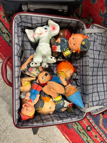 Lot de jouets anciens en plastique 