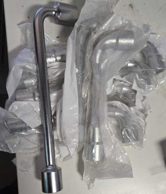 une photo d'un évier de cuisine équipé d'un robinet