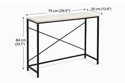 la hauteur d'une table avec un plateau en bois et un piètement en métal