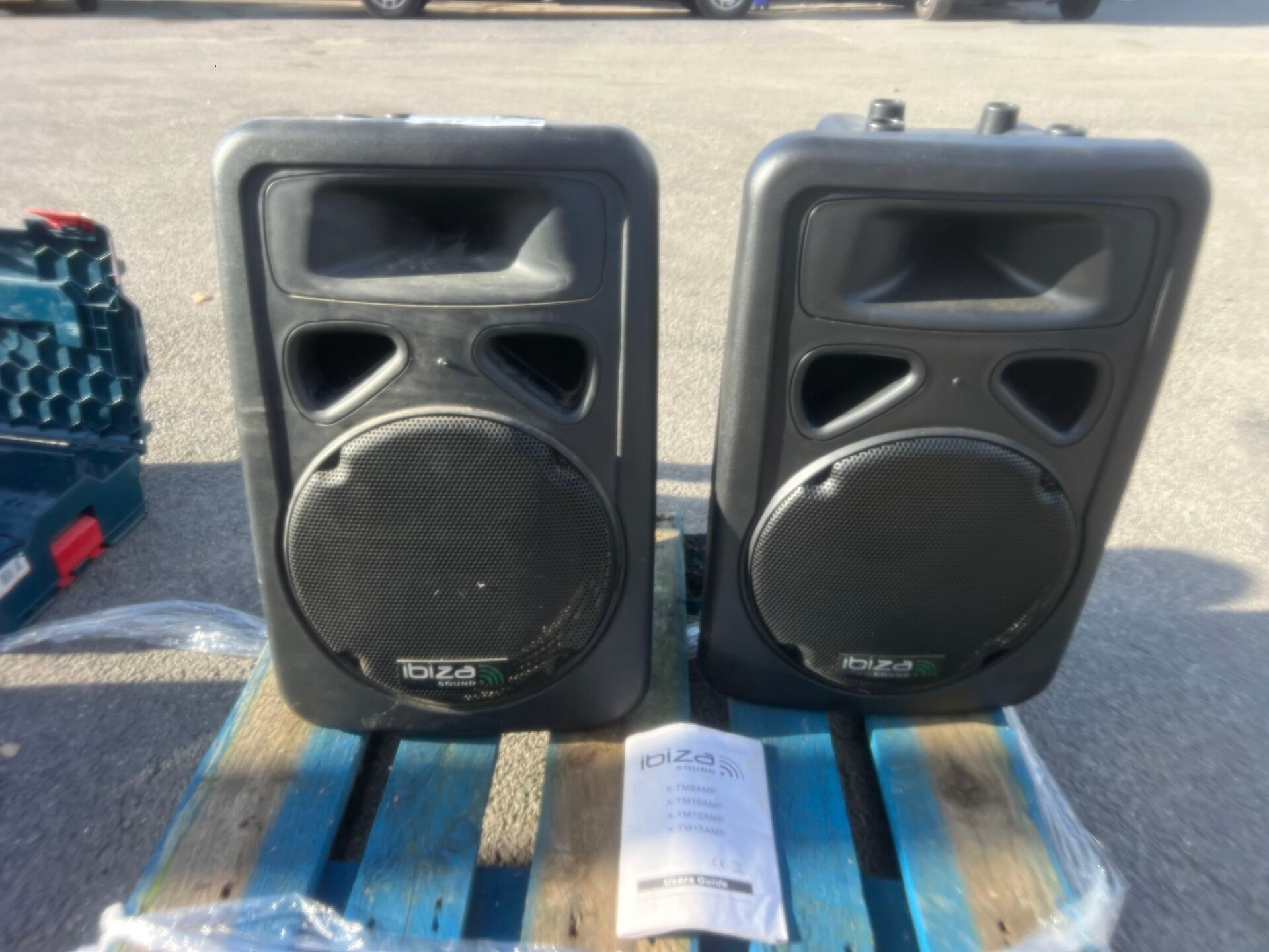 Lot de 2 enceintes de marque IBIZA amplifiées (neuves).