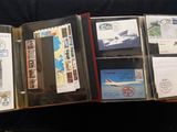 de nombreux types de timbres différents dans un classeur