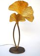 MAISON CHARLES 
Lampe à poser modèle Ginkgo deux feuilles en bron...