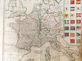 une vieille carte de l'Europe sur laquelle figurent des drapeaux