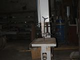 a machine that is sitting in the middle of a room