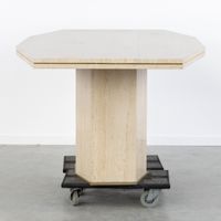 Willy Rizzo (1928-2013), table octogonale, travertin, laiton… (photo 5)