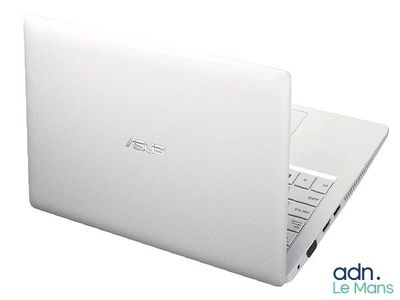 Ordinateur portable - Test d'allumage effectué avec succès -…
