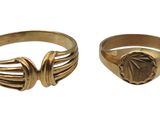 paire de bagues en or ornées d'un cœur et d'une feuille