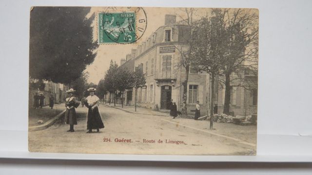 Guéret : Route de Limoges. AAA 294. Carte rare. B.E.