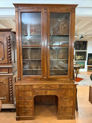 BUREAU-BIBLIOTHEQUE en noyer et placage de noyer.