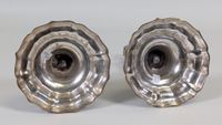 Paire de flambeaux en bronze argenté, de forme "balustre" à … (photo 3)