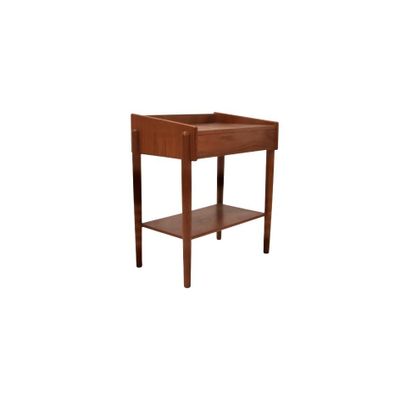 une image représentant une petite table en bois avec une étagère en dessous