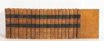 un grand nombre de livres empilés les uns sur les autres