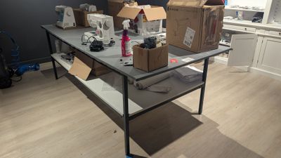 ENSEMBLE de mobilier comprenant :