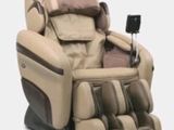 Le fauteuil de massage est équipé d'une télécommande située à l'arrière.