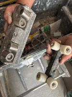 Un lot composé de deux manches télescopiques, un manche simp… (photo 3)
