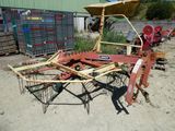 une image représentant un tracteur équipé d'une charrue