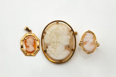 Ensemble orné de camées coquillage à profil de femme sur or …