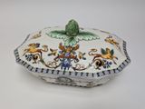 an image of a decorative box with a design on it