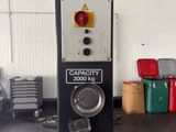 a machine that is sitting in a garage