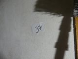un autocollant sur le mur d'une pièce sur lequel est inscrit « 365 »