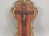 a wooden crucif with a cross on it