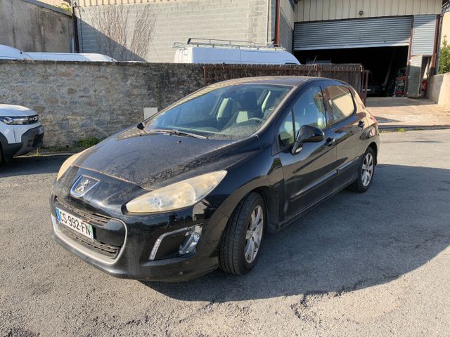 Véhicule particulier PEUGEOT 308 immatriculé CS-992-FN, 1ère mise...