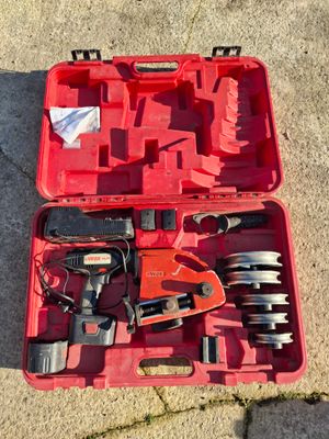 Cintreuse sur batterie VIRAX réf: 2518 avec 2 batterie et chargeur - Photo 1