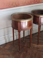 PAIRE DE JARDINIERES de style Louis XVI en acajou et placage… (photo 2)