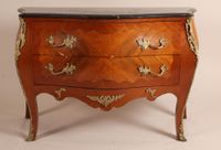 Commode sauteuse de forme galbée toutes faces, en bois de pl… (photo 2)