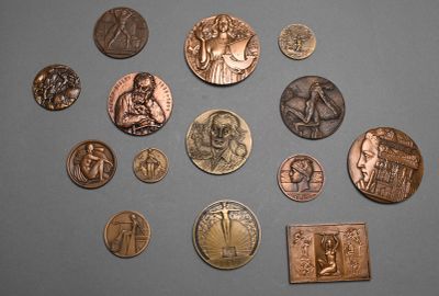 a lot of coins that are sitting on a table