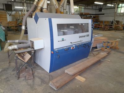 an image of a machine that is sitting in a warehouse