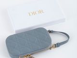 l'étui à pièces Dior en gris