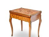 l'image d'une petite table avec un tiroir