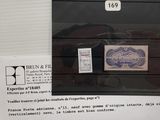 l'image d'une feuille de papier sur laquelle est apposé un timbre