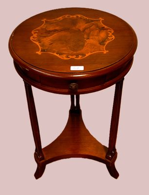 Guéridon en marqueterie ouvrant à 1 tiroir dessus marqueté H…