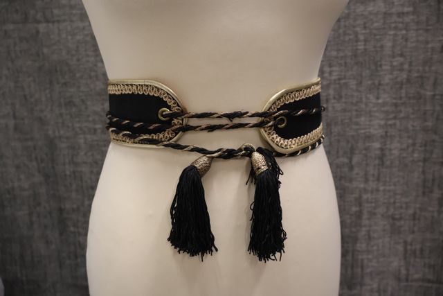 SAINT LAURENT Rive Gauche – Ceinture en cuir et cordage. 